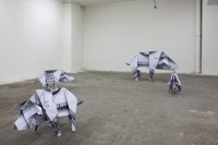 https://salonuldeproiecte.ro/files/gimgs/th-48_12_ Daniel Knorr - 2-Dollar Pig, 2012 - print pe hârtie, origami .jpg